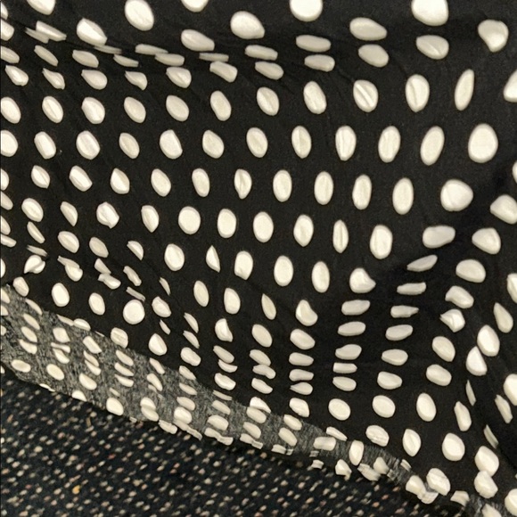 Black and White Sleeveless Maxi Dress with Ruffle Hem and V-Neckline - Picture 10 of 12